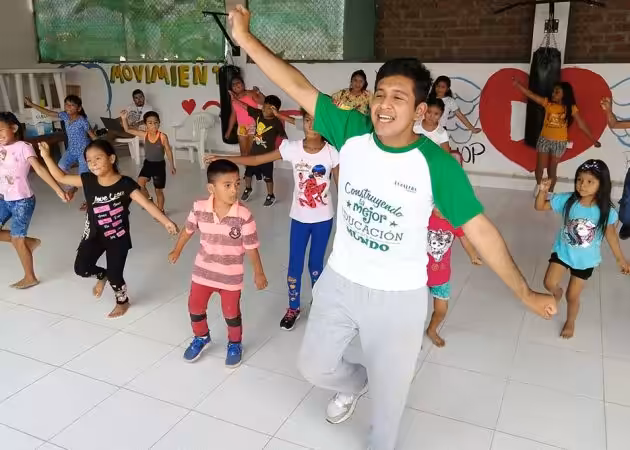 Andy Aburto – Profesor de Vacaciones Divertidas Municipales 2020