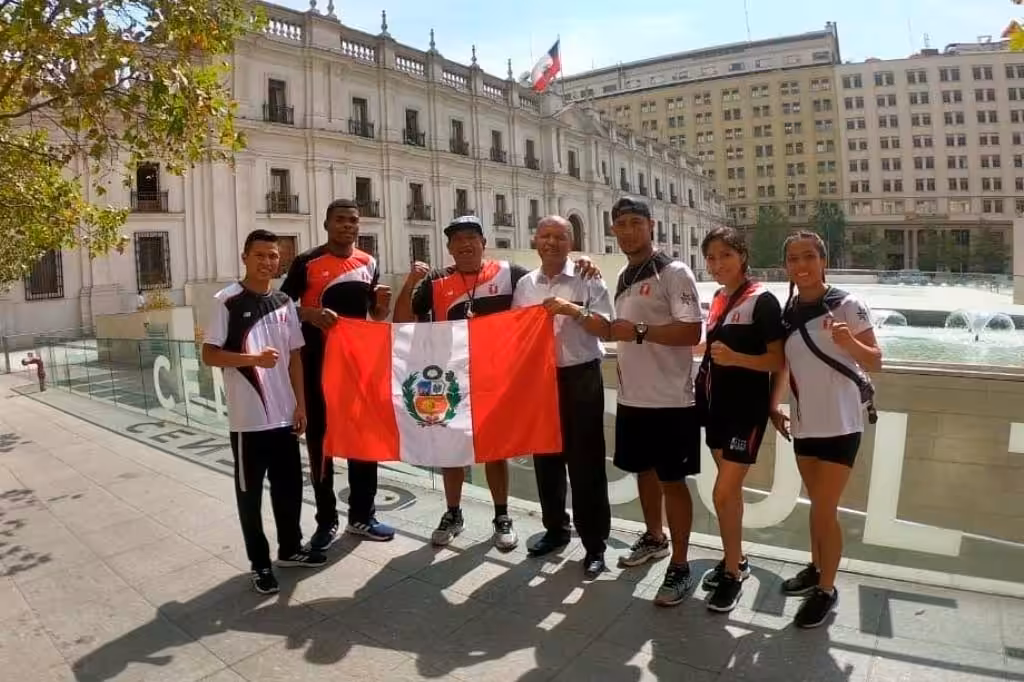pedro-mendoza-guantes-de-piedra-de-alto-larán