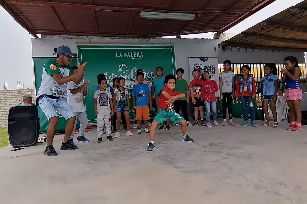 exhbicón artistica de los alumno de danzas urbanas