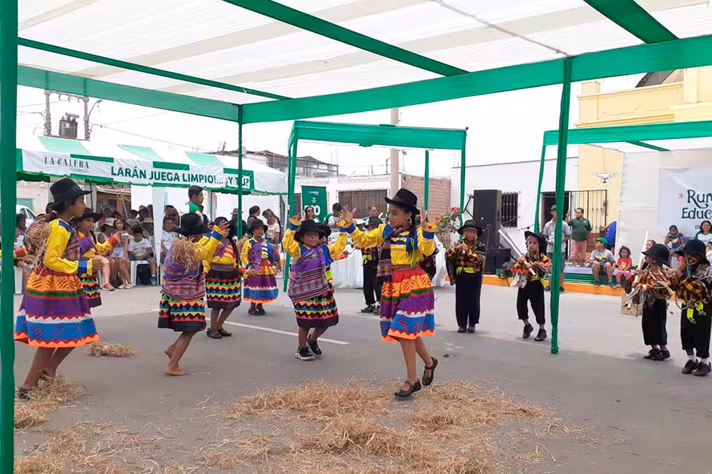 participacion-de-danzas-tipicas